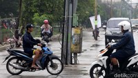 Namun hingga kini, belum ada pemindahan oleh PLN.