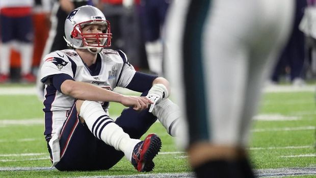 Momen setelah Tom Brady fumble di detik-detik terakhir Super Bowl LII.