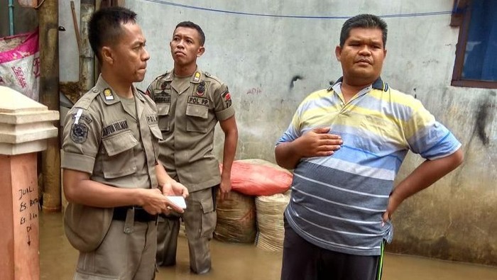 Pondok Labu Jaksel Juga Tergenang, Ketinggian Air sampai 40 Cm