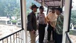 Foto: Longsor, 7 Rumah Warga dan 2 Akses Jalan di Megamendung Rusak