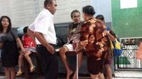 Warga Kampung Melayu mengungsi akibat banjir