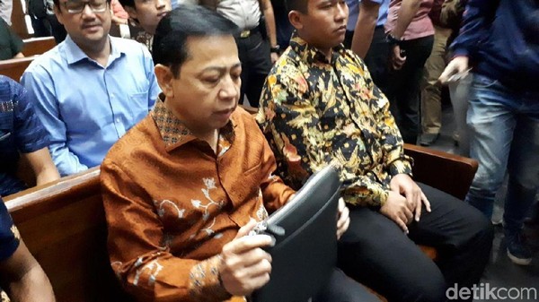 Foto: Novanto yang Kini Merasa Jadi Rakyat Paling Bawah