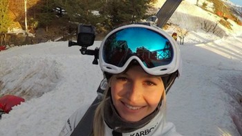 Saat akan beraksi memamerkan senyumnya yang mempesona. Foto: Instagram