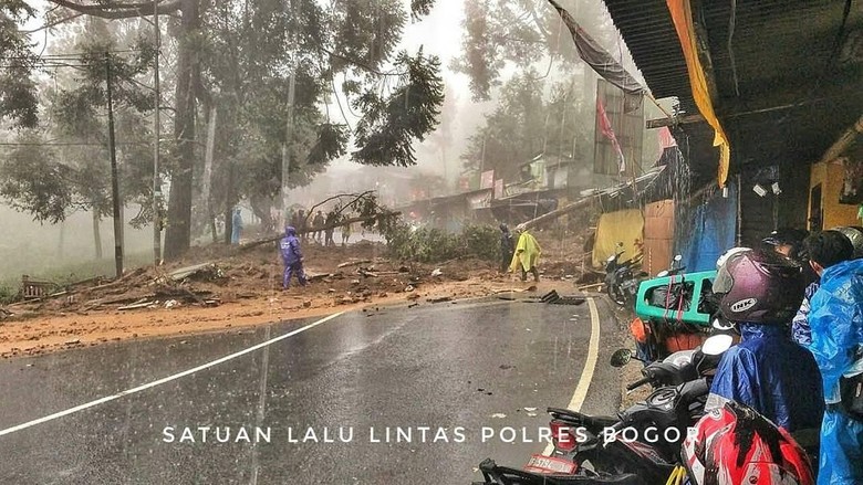 Lokasi Longsor di Puncak Bertambah Jadi 5 Titik Lokasi Longsor di Puncak Bertambah Jadi 5 Titik