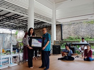 CT Arsa Serahkan Donasi Charity Fun Run 2017 ke Yayasan Mitra Netra