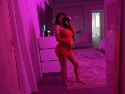 Anak Kylie Jenner Bernama Stormi, Ini Arti Namanya 