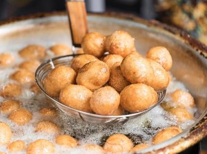 Siapa Bilang, Menggoreng dengan Tambahan Plastik Bisa Bikin Renyah, Ini Buktinya!