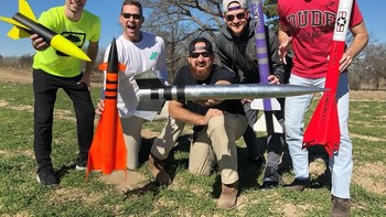 6. Dude Perfect yang diikut 26,6 juta subscribers ialah channel buatan pria kembar bernama Corry dan Coby Cotton, beserta ketiga teman kuliahnya dari Texas. Foto: istimewa