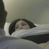 Pertama kali Kylie melihat putrinya yang tengah berada dalam kandungan melalui pemeriksaan USG. Foto: screenshot Youtube