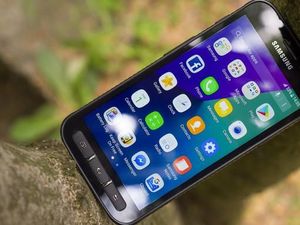 Samsung Mau Rilis Ponsel Tahan Banting Bulan Depan?