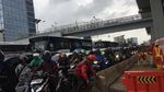 Penampakan Macet Parah di Jalan MT Haryono Arah Semanggi