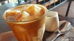 Lapar atau Pengin Ngopi? Kafe Ini Punya Pilihan Kopi dan Makanan Enak