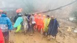 Dramatis, Ini Detik-detik Evakuasi Korban Tertimbun Longsor Puncak