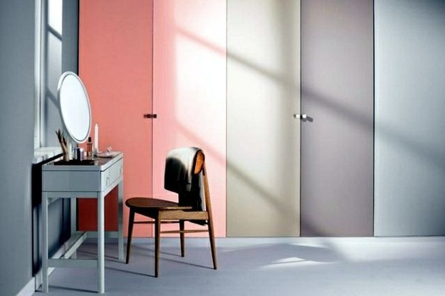 Kalau punya budget lebih, pilih lemari dengan beberapa pintu, dan bisa kamu cat menggunakan warna-warna pastel yang tampak bergradasi. Foto: ofdesign.net