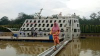Ini merupakan kapal persiar mini yang sering dijadikan latar foto oleh para pengunjung. (Raja Adil Siregar/detikTravel)