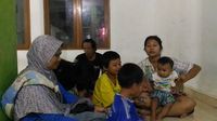 Belasan Warga Pejaten Timur Jakarta Selatan Mengungsi ke Masjid