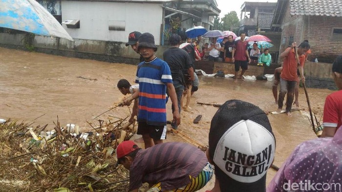 Tanggul Jebol, Perkampungan di Mangkang Semarang Kebanjiran