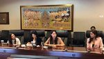 Foto: Saat Moeldoko Ngobrol Bareng Melody JKT48 hingga Milea