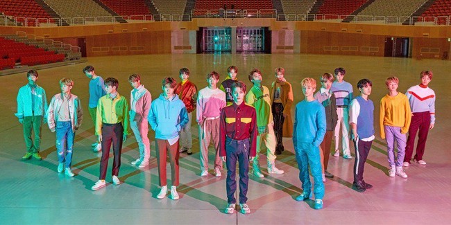 Sebagian besar penggemar artis K-pop adalah remaja yang mungkin uangnya terbatas, tapi tetap memaksakan mengeluarkan uang untuk membelikan hadiah. Hal itulah yang juga menjadi perhatian boyband NCT. Foto: NCT (dok. SM Entertainment)