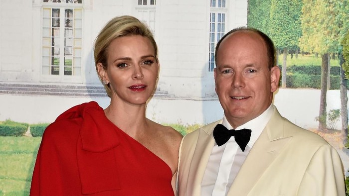 MONACO - MAY 10:  Prince Albert II of Monaco, Princess Gabriella of Monaco, Prince Jacques of Monaco and Princess Charlene of Monaco attend The Baptism Of The Princely Children at The Monaco Cathedral on May 10, 2015 in Monaco, Monaco.  (Photo by Pascal Le Segretain/Getty Images)