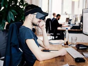 Ini Topi Unik yang Dirancang Agar Kamu Lebih Fokus Bekerja