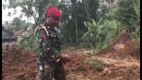 Tim pencari kemudian menemukan 3 korban meninggal tertimpa longsor pada pukul 09.40 WIB pagi tadi. (Foto: Istimewa)
