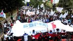 Suasana Massa Buruh Unjuk Rasa di Istana Negara