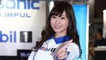 Yang Bening di Tokyo Auto Salon