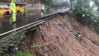 Foto: Kasat Lantas Polres Bogor AKP Hasby Ristama mengatakan ada tiga korban yang hilang di Riung Gunung, Puncak.Fotografer: Istimewa
