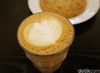 Becca's: Menyantap Croissant Enak Ditemani Secangkir Latte Hangat