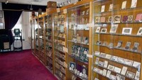 Foto-foto yang dipajang di museum ini diambil oleh para profesional pada zaman dahulunya. (photoantiquities.org)
