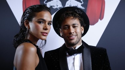 10 Alasan Pesepakbola Jadi Magnet Wanita Cantik
