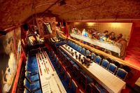 Seperti bungker, hanya lebih mewah dan tersembunyi (Munich Contenance Clubs)