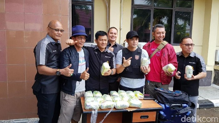 Penyelundup Sabu 20 Kg yang Dikemas Teh Cina Ditembak Polisi