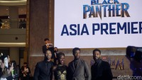 Kebahagiaan terpancar dari para pemain ketika selesai menghadiri premiere film tersebut. Black Panther dijadwalkan rilis 12 Februari mendatang. Foto: Veynindia