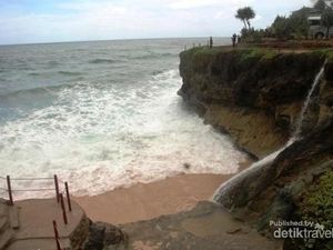 Sebelum Long Weekend, Lihat Foto-foto Pantai Ini Dulu