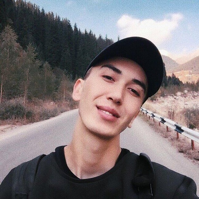 Seperti dikutip dari Metro.co.uk, penyelenggara kontes mengaku terkejut dengan pengakuan Eli Diaghilev. Ia harus didiskualifikasi karena tidak memenuhi syarat. Foto: East2West