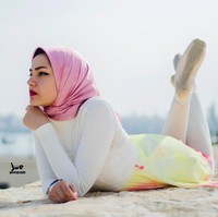 Saat menari balet, Aya Magdy juga mengenakan gaya hijab yang sederhana seperti pashmina atau hijab segiempat yang direkatkan dengan satu peniti saja di bawah dagu. Foto: Facebook