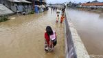 Begini Kondisi Kampung Melayu yang Lumpuh Akibat Banjir