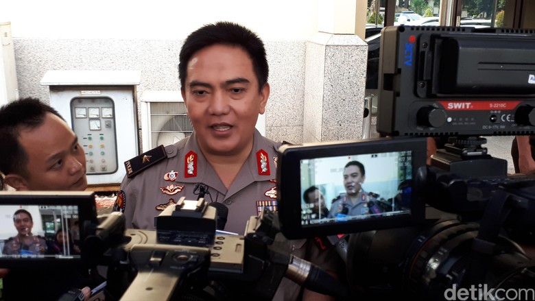 Polisi Larang Keke Challenge: Nanti Bisa Tabrakan! Polisi Larang Keke Challenge: Nanti Bisa Tabrakan!