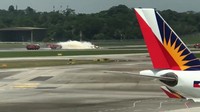 Usai insiden ini, pertunjukan penerbangan yang dijadwalkan terpaksa dibatalkan. (Foto: Screenshot video via Channel News Asia)