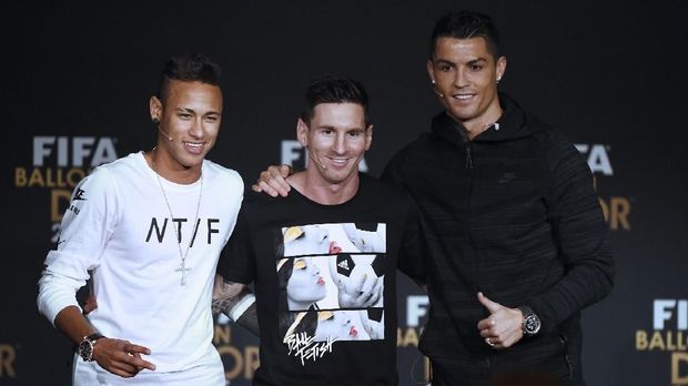 Neymar disebut-sebut sebagai pemain dengan kemampuan setara seperti Lionel Messi dan Cristiano Ronaldo.