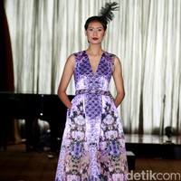 Fashion show busana Imlek dari Sebastian Red yang mengangkat tema The Golden Muse di Hotel Mulia, Jakarta Selatan, Rabu [17/1/2018]. Foto: Mohamamd Abduh/Wolipop. Foto: Mohammad Abduh/Wolipop