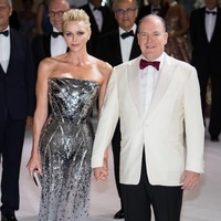 Putri stylish Charlene Wittstock awalnya adalah seorang atlet Olimpiade untuk kategori renang. Lalu di tahun 2000, Charlene membuat Pangeran Monako, Albert II terpana saat bertemu di perlombaan renang di negara yang dipimpinnya. Keduanya lalu menikah tahun 2011. Foto: Getty Images