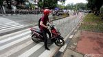 Massa Buruh Unjuk Rasa, Istana Negara Ditutup Kawat Berduri