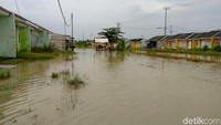 Banjir di lokasi terjadi sejak hari Jumat lalu.
