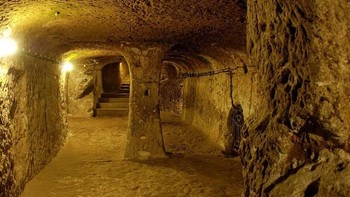 Terowongan Erdstall tersebar di antara Turki dan Skotlandia, terowongan yang diperkirakan sudah berusia 12.000 tahun ini masih membuat para arkeolog kebingungan mengenai asal usulnya. Foto: thechive