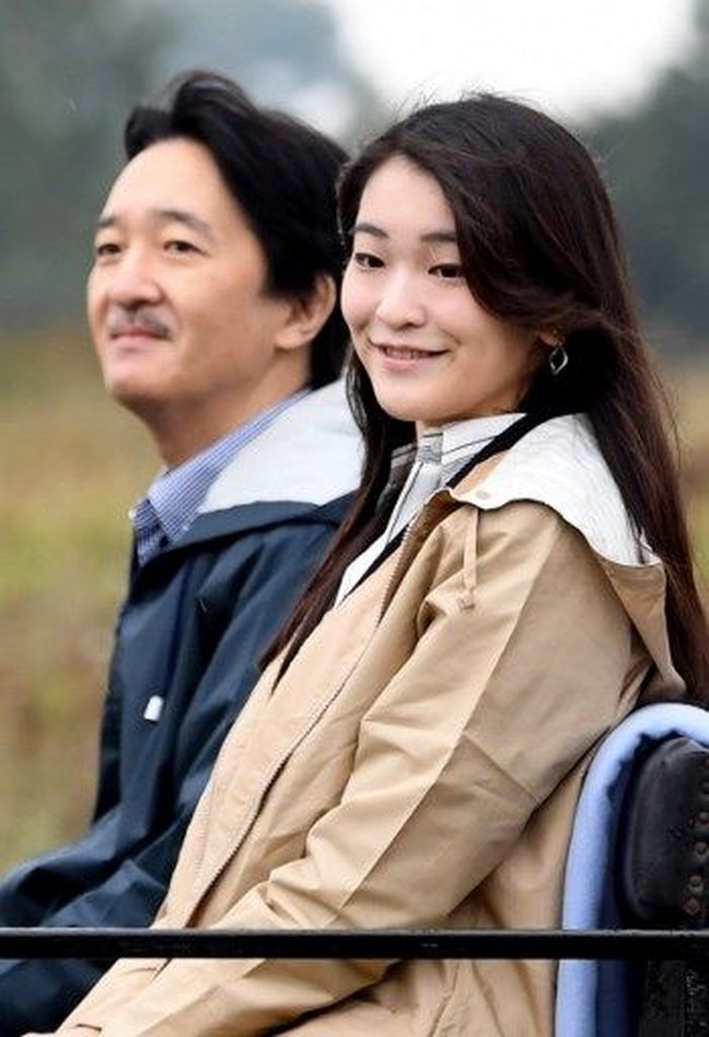 Mako Komuro adalah anak pertama Putra Mahkota Fumihito yang merupakan pewaris takhta kekaisaran berikutnya. Ia merupakan keponakan Kaisar Naruhito yang masih menjabat. Foto: AFP
