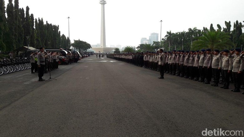 Massa Buruh akan Unjuk Rasa di Monas Siang Ini Massa Buruh akan Unjuk Rasa di Monas Siang Ini
