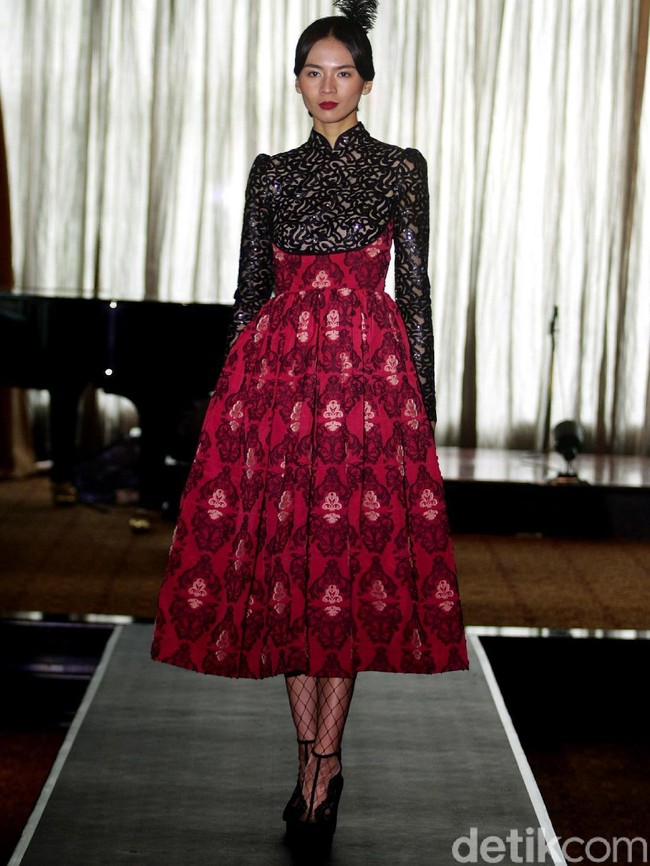 Fashion show busana Imlek dari Sebastian Red yang mengangkat tema The Golden Muse di Hotel Mulia, Jakarta Selatan, Rabu [17/1/2018]. Foto: Mohamamd Abduh/Wolipop. Foto: Mohammad Abduh/Wolipop